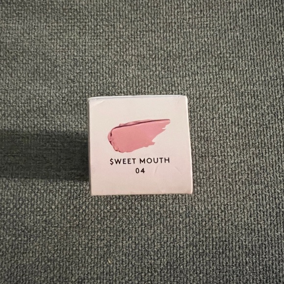 FENTY BEAUTY by Rihanna
Gloss Bomb Universal Lip Luminizer-Sweet Mouth - Picture 6 of 6